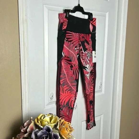 TAIL Hi Rise wide band women leggings with side inserts pockets color  tropics - Picture 2 of 16